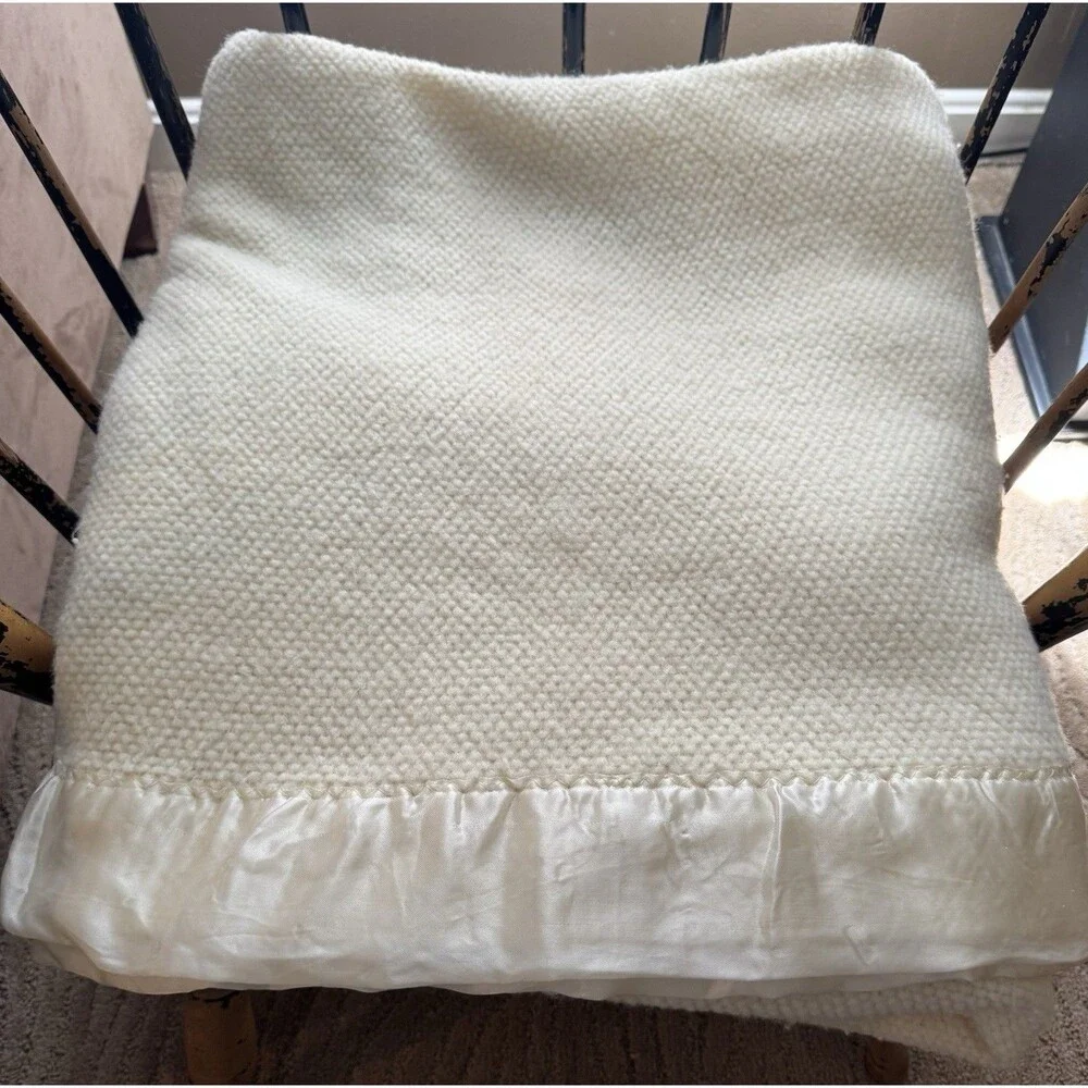 Ralph Lauren White Waffle Weave Thermal Blanket Satin Trim 90x90 Made in USA